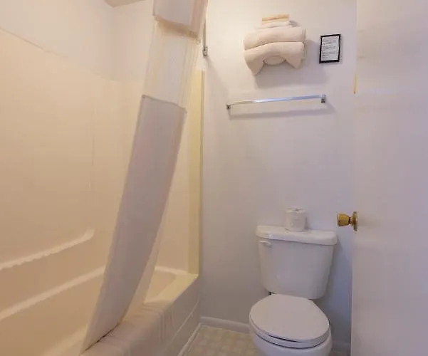 Fossil Butte #04 - 2 Queens & Twin By Kabino *